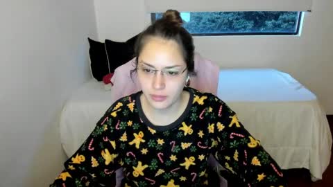 Snapshot of pixiedaemon chatting on 06-01-26, 10:39 pixie online show from 06-01-26, 10:39
