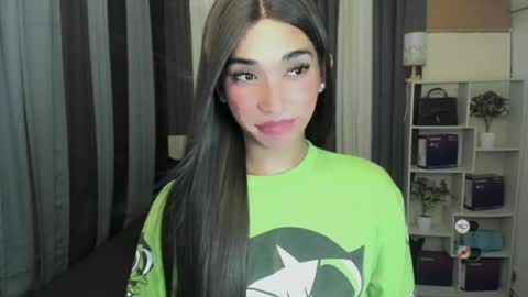 Snapshot of pixiedoll_ chatting on 06-19-26, 06:18 pixiedoll_ online show from 06-19-26, 06:18