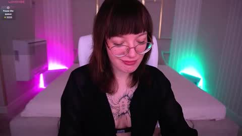 pixiepeachh online show from 11-09-25, 07:28