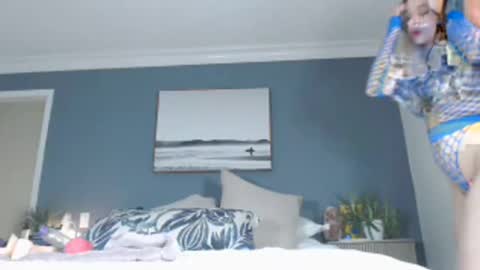 Snapshot of pixiepoems chatting on 01-06-26, 09:39 Pixie Poems online show from 01-06-26, 09:39