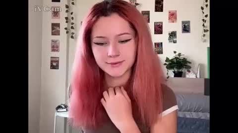 Snapshot of pixieyes0n chatting on 03-09-26, 07:45 Daryl online show from 03-09-26, 07:45