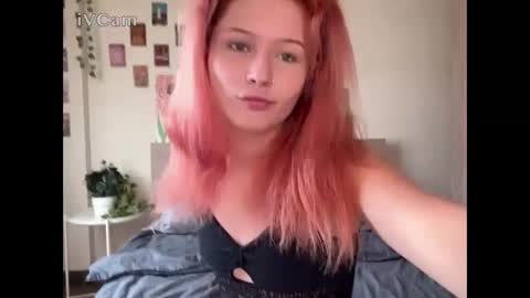 Snapshot of pixieyes0n chatting on 03-20-26, 08:41 Daryl online show from 03-20-26, 08:41