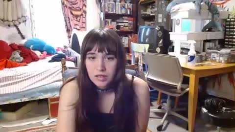 Izzy online show from 05-24-26, 10:48