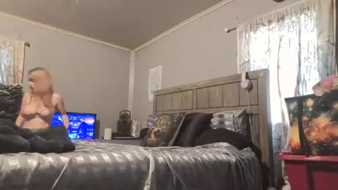 Snapshot of pizzedwife chatting on 07-11-26, 01:47 pizzedwife online show from 07-11-26, 01:47