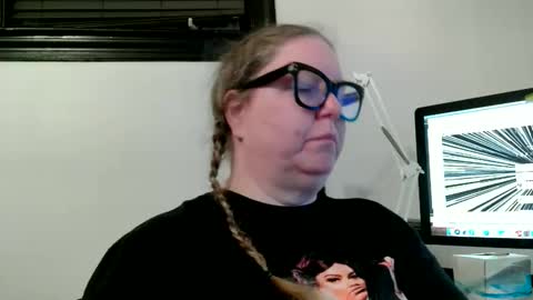 Snapshot of platinumpuzzy chatting on 12-16-24, 11:07 Platinum Puzzy online show from 12-16-24, 11:07