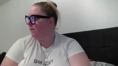 Snapshot of platinumpuzzy chatting on 02-04-26, 12:38 Platinum Puzzy online show from 02-04-26, 12:38