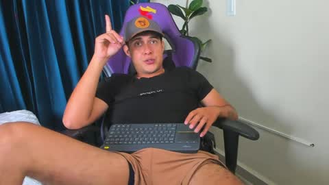 Felipe online show from 05-26-26, 01:40