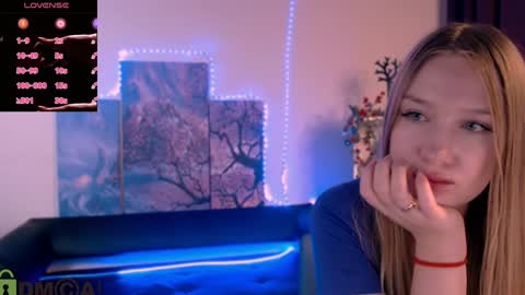 Sophie online show from 01-24-25, 03:22