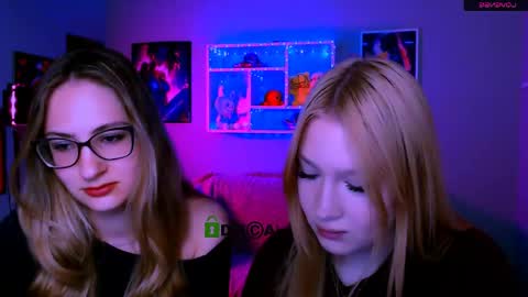 Sophie online show from 04-15-26, 07:32