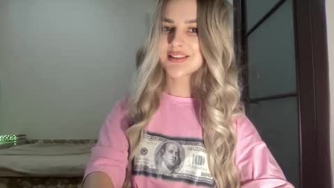 Mia online show from 10-12-25, 08:41