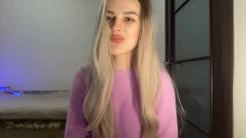 Mia online show from 10-14-25, 08:53