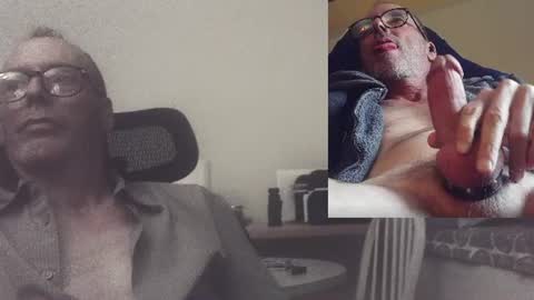 Snapshot of playfuljoy chatting on 08-08-26, 12:24 StudMan online show from 08-08-26, 12:24