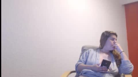 PlayfulSamira online show from 04-18-26, 06:01