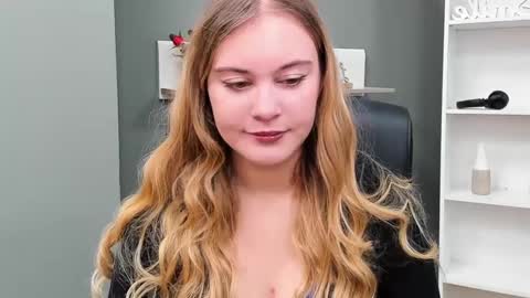 Valeria online show from 03-09-25, 07:45