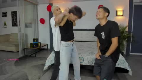 Snapshot of playhardsex chatting on 09-24-25, 11:08   online show from 09-24-25, 11:08