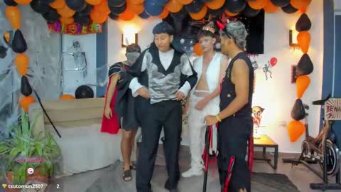 Snapshot of playhardsex chatting on 10-31-25, 11:28   online show from 10-31-25, 11:28