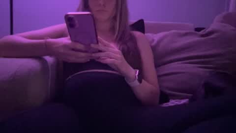 Snapshot of playwithcaity chatting on 05-10-26, 01:11 Caity online show from 05-10-26, 01:11