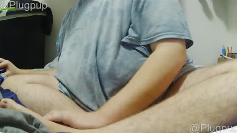 Snapshot of plugpup chatting on 11-22-25, 09:58 PlugPup online show from 11-22-25, 09:58