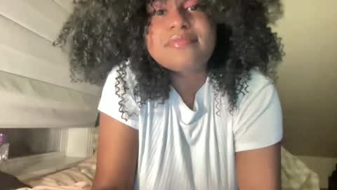 Snapshot of plushicore chatting on 06-24-26, 01:48 stariette online show from 06-24-26, 01:48