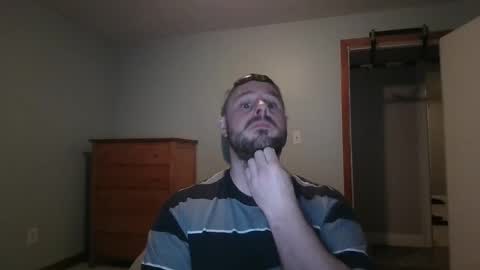 Snapshot of pluski155 chatting on 12-26-24, 05:47 Evan online show from 12-26-24, 05:47