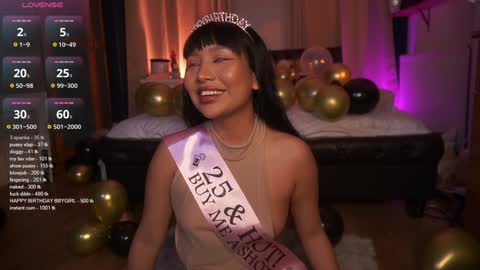 Snapshot of pocahontas000 chatting on 01-28-25, 05:46 online show from 01-28-25, 05:46