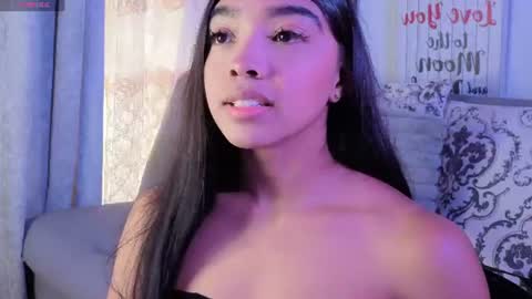 Snapshot of pocahontas_moon chatting on 06-25-26, 03:49 Pocahontas online show from 06-25-26, 03:49