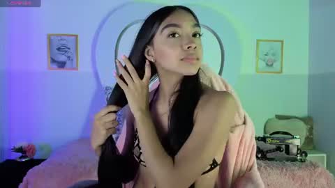 Snapshot of pocahontas_moon chatting on 06-30-26, 03:13 Pocahontas online show from 06-30-26, 03:13
