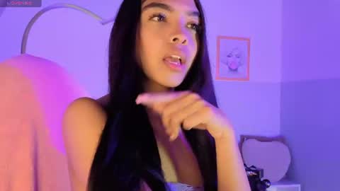 Snapshot of pocahontas_moon chatting on 07-03-26, 03:29 Pocahontas online show from 07-03-26, 03:29