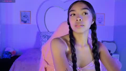 Snapshot of pocahontas_moon chatting on 07-07-26, 03:38 Pocahontas online show from 07-07-26, 03:38