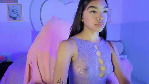 Snapshot of pocahontas_moon chatting on 07-09-26, 03:38 Pocahontas online show from 07-09-26, 03:38