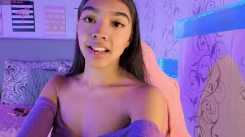 Snapshot of pocahontas_moon chatting on 07-16-26, 03:29 Pocahontas online show from 07-16-26, 03:29