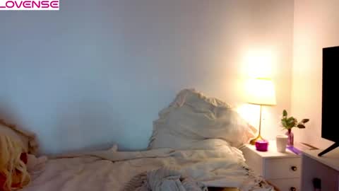 Rose online show from 04-15-26, 11:50