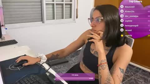 Snapshot of poisonivybb chatting on 02-25-26, 03:38 Poison Ivy online show from 02-25-26, 03:38