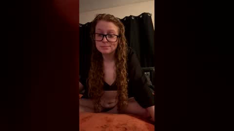 Snapshot of poisonivyy95 chatting on 03-02-26, 02:58 poisonivyy95 online show from 03-02-26, 02:58