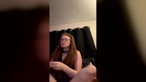 Snapshot of poisonivyy95 chatting on 03-03-26, 03:12 poisonivyy95 online show from 03-03-26, 03:12