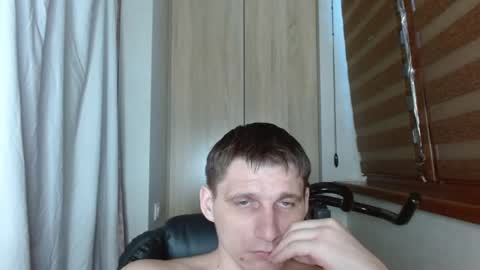 Snapshot of poliglotjoe2 chatting on 06-19-26, 04:17 Poliglotjoe2 online show from 06-19-26, 04:17