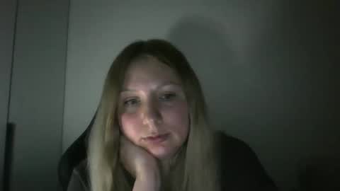 Snapshot of poliholly chatting on 02-26-26, 08:30 poliholly online show from 02-26-26, 08:30