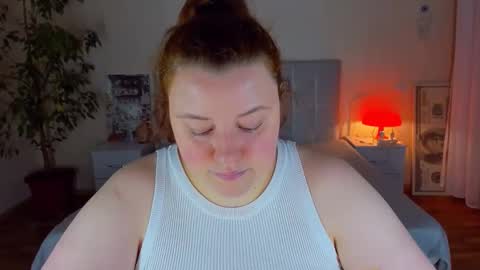 Snapshot of polinasallivan chatting on 05-08-26, 04:56 Polina online show from 05-08-26, 04:56
