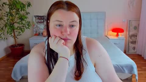 Snapshot of polinasallivan chatting on 05-13-26, 08:01 Polina online show from 05-13-26, 08:01