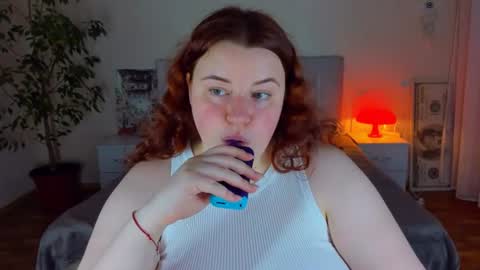 Snapshot of polinasallivan chatting on 06-11-26, 09:35 Polina online show from 06-11-26, 09:35