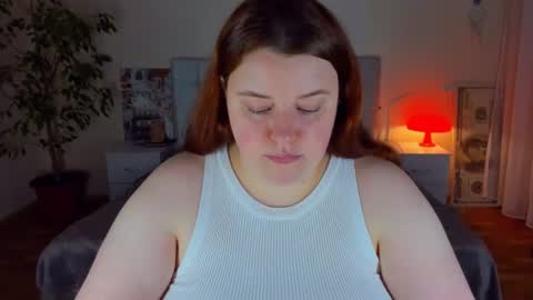 Snapshot of polinasallivan chatting on 06-20-26, 07:05 Polina online show from 06-20-26, 07:05