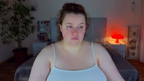 Snapshot of polinasallivan chatting on 06-28-26, 09:43 Polina online show from 06-28-26, 09:43