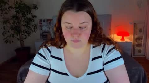 Snapshot of polinasallivan chatting on 06-29-26, 10:21 Polina online show from 06-29-26, 10:21