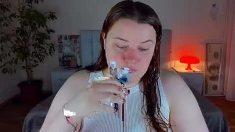 Snapshot of polinasallivan chatting on 06-30-26, 06:31 Polina online show from 06-30-26, 06:31