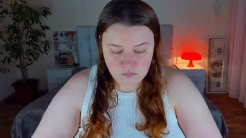 Snapshot of polinasallivan chatting on 07-14-26, 07:30 Polina online show from 07-14-26, 07:30