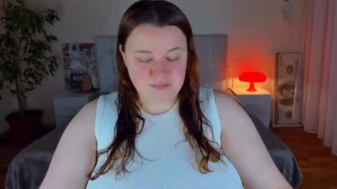 Snapshot of polinasallivan chatting on 07-15-26, 05:51 Polina online show from 07-15-26, 05:51