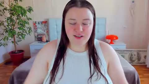 Snapshot of polinasallivan chatting on 07-28-26, 12:01 Polina online show from 07-28-26, 12:01
