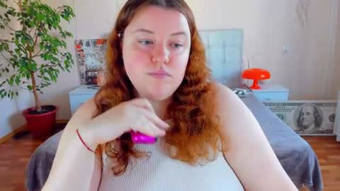 Snapshot of polinasallivan chatting on 07-28-26, 02:13 Polina online show from 07-28-26, 02:13