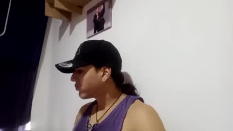 Snapshot of pollon8_kbezon chatting on 12-17-24, 07:37 Gian online show from 12-17-24, 07:37