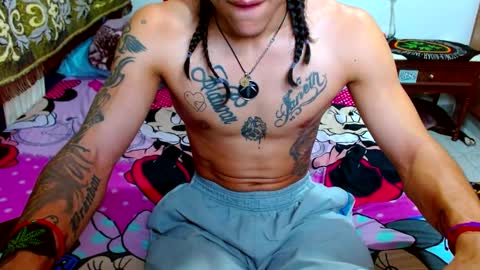 Snapshot of pollon8_kbezon chatting on 02-12-25, 06:40 Gian online show from 02-12-25, 06:40